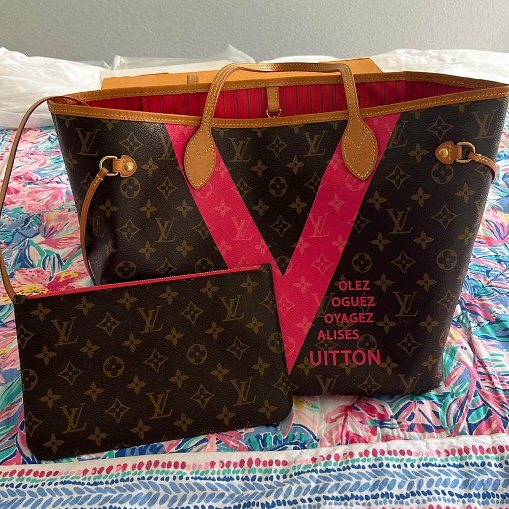 Louis Vuitton Neverfull MM Limited Edition V Grenade collection